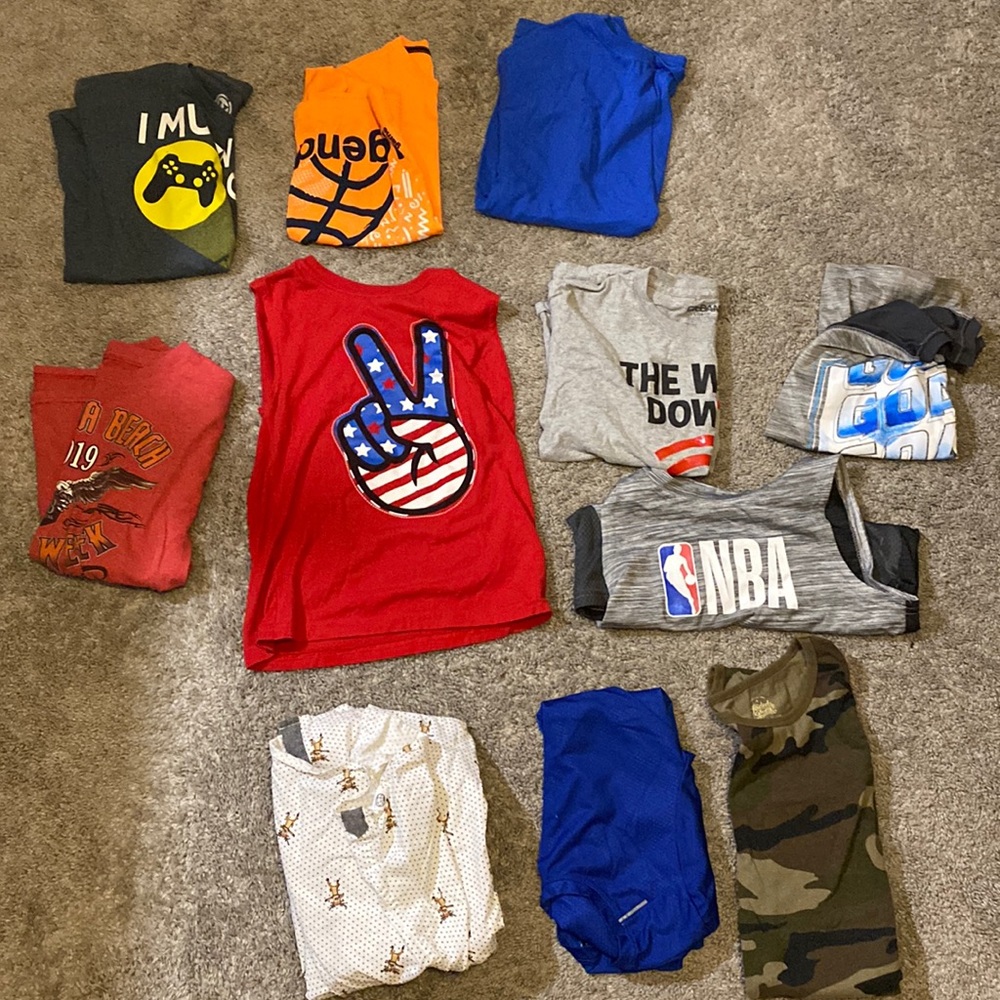 T-shirts | Size 10-12